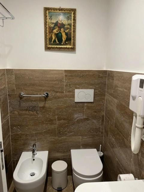 Camera X2 Con Splendida Vista Sulle Terme Di Diocleziano E Sul Chiostro Di Michelangelo Rom Exterior foto